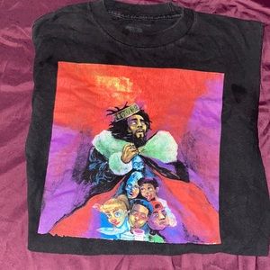 Size S but fits like XS J Cole shirt. Choose wisely with tour dates on the back